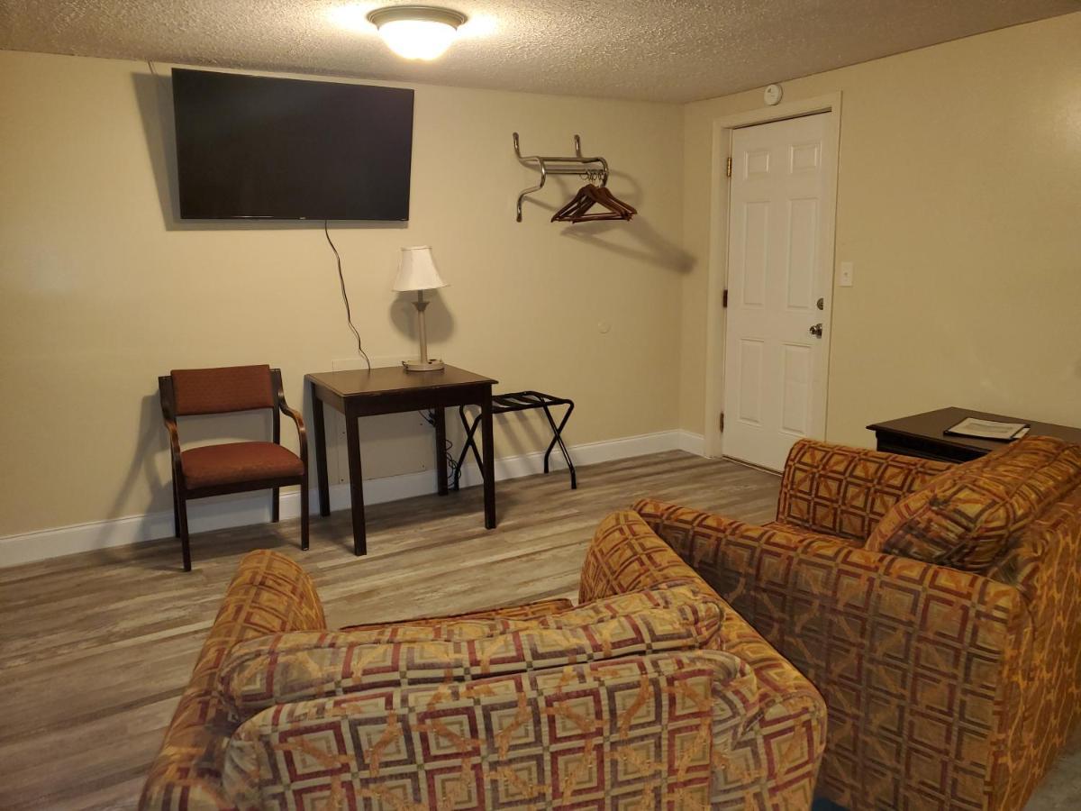 Turnpike Motel 2*