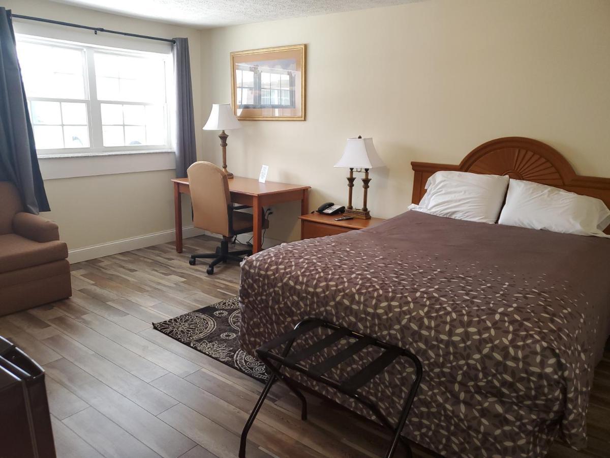 Turnpike Motel 2*